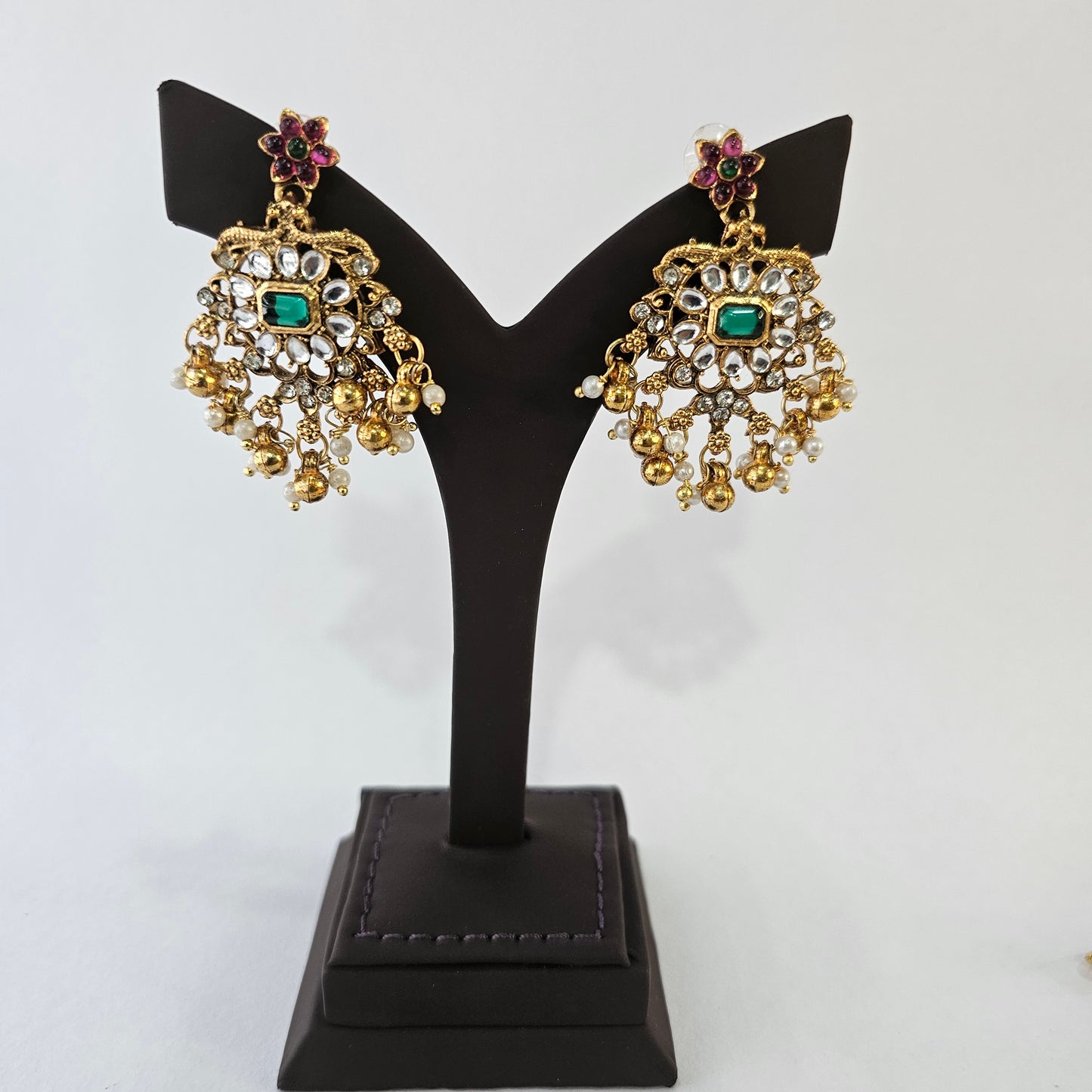 Angel Glitterz – Temple Style Stone Short Necklace Set (AG8119)