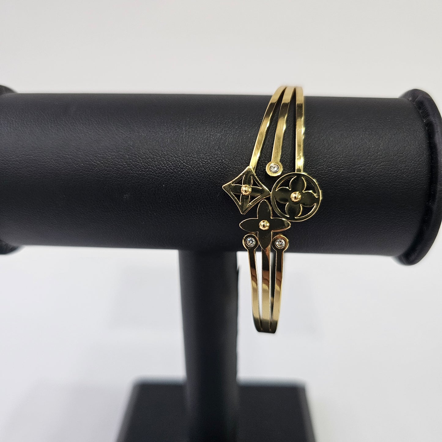 Angel Glitterz – Trinity Bloom Anti-Tarnish Bangle -Single piece (AG8152)