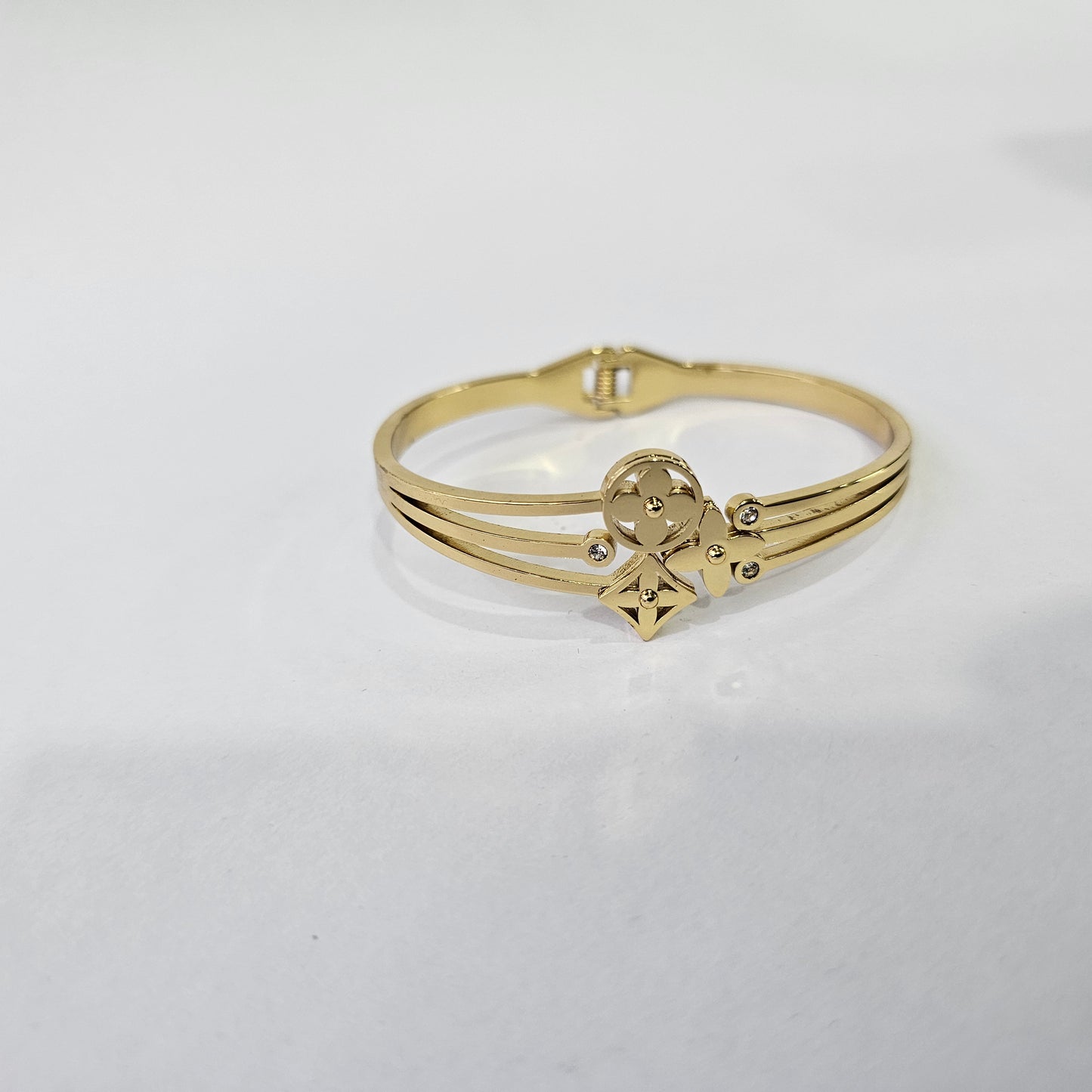 Angel Glitterz – Trinity Bloom Anti-Tarnish Bangle -Single piece (AG8152)