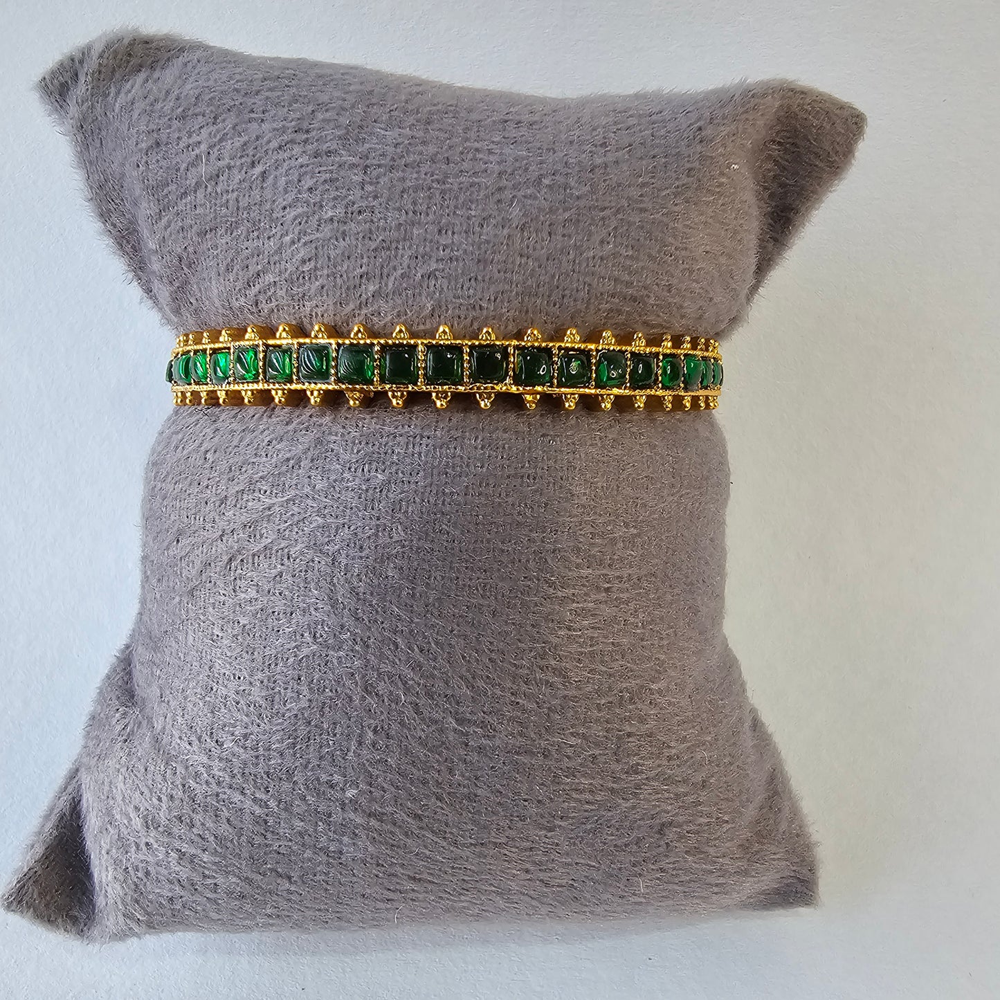 Angel Glitterz – Antique Gold Green Stone Bangle Pair (AG8088)