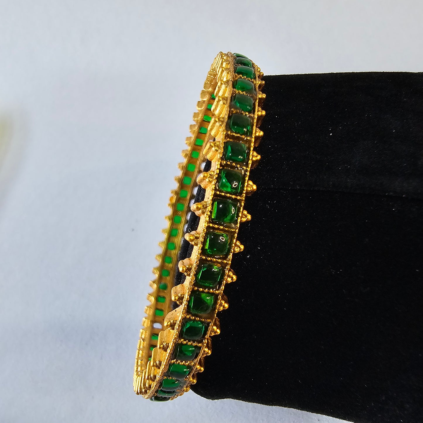 Angel Glitterz – Antique Gold Green Stone Bangle Pair (AG8088)