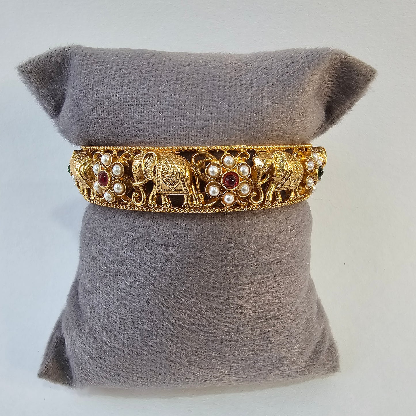 Angel Glitterz – Temple Elephant Motif Gold-Toned Bangle-Single Bangle  (AG8089)