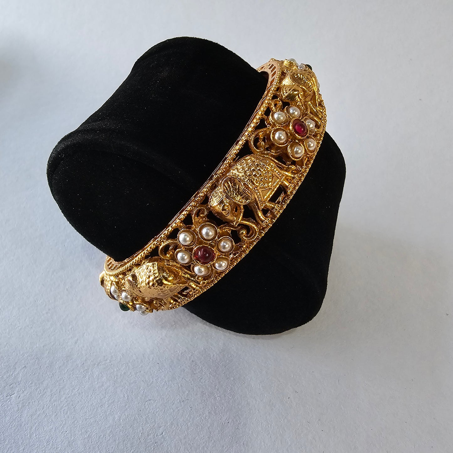 Angel Glitterz – Temple Elephant Motif Gold-Toned Bangle-Single Bangle  (AG8089)