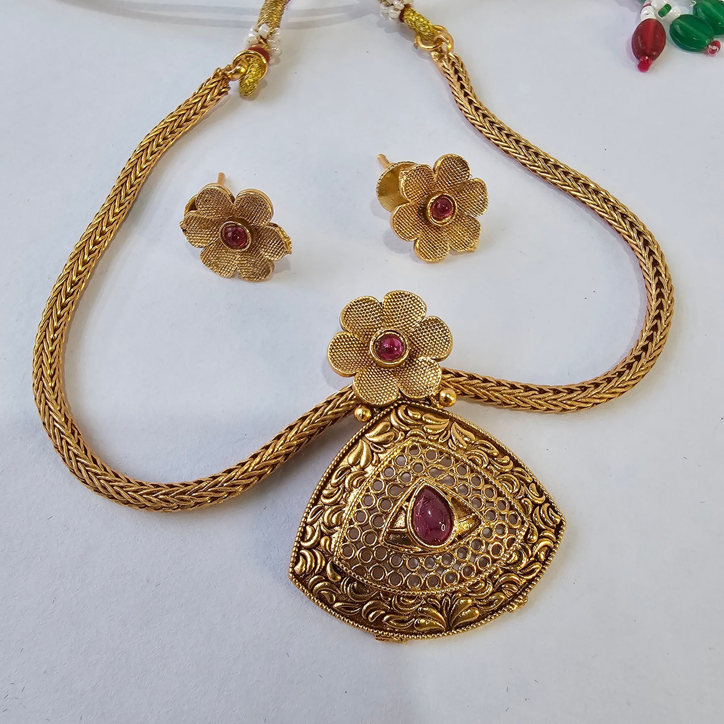 Angel Glitterz – Floral Pendant Stone Necklace Set (AG8096)