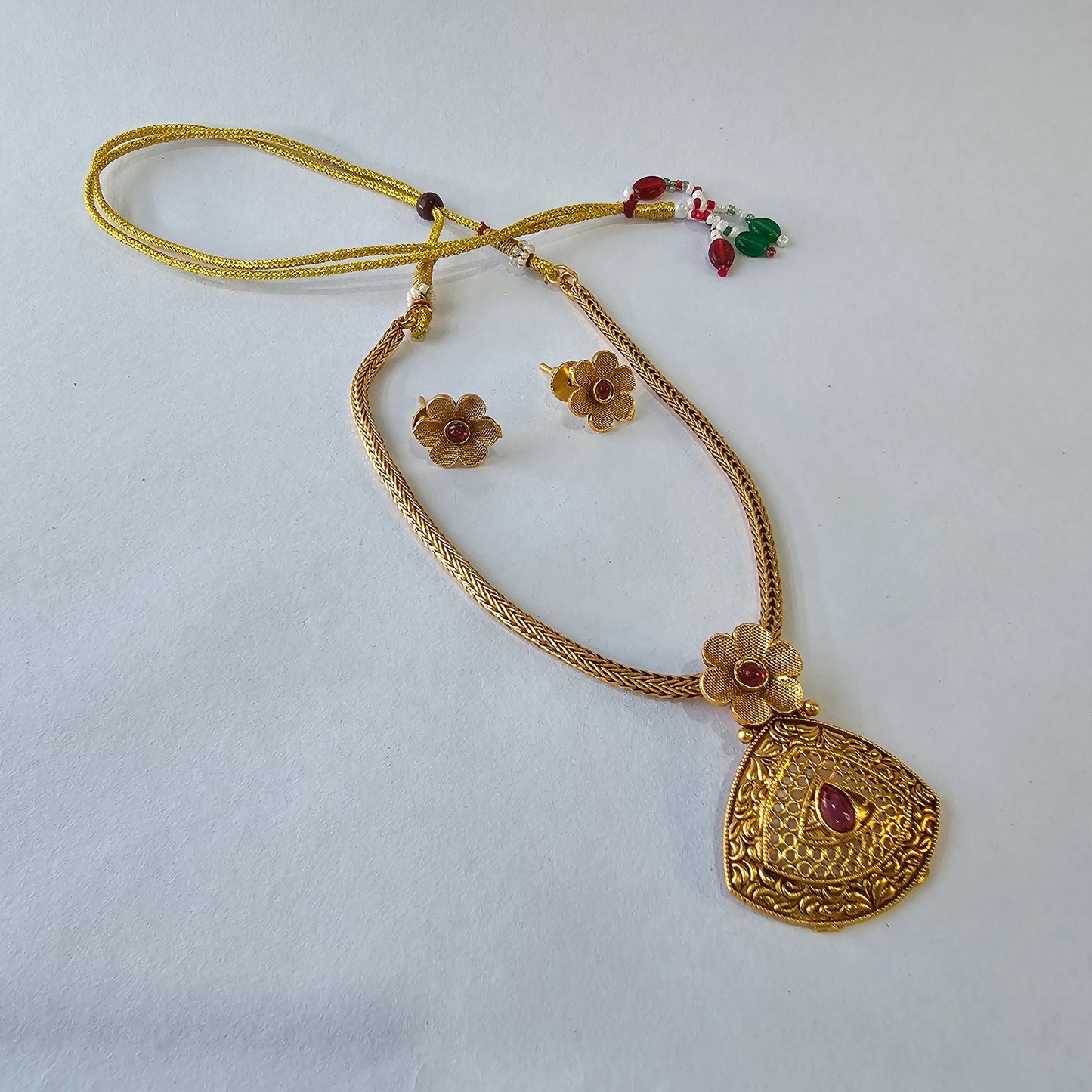 Angel Glitterz – Floral Pendant Stone Necklace Set (AG8096)