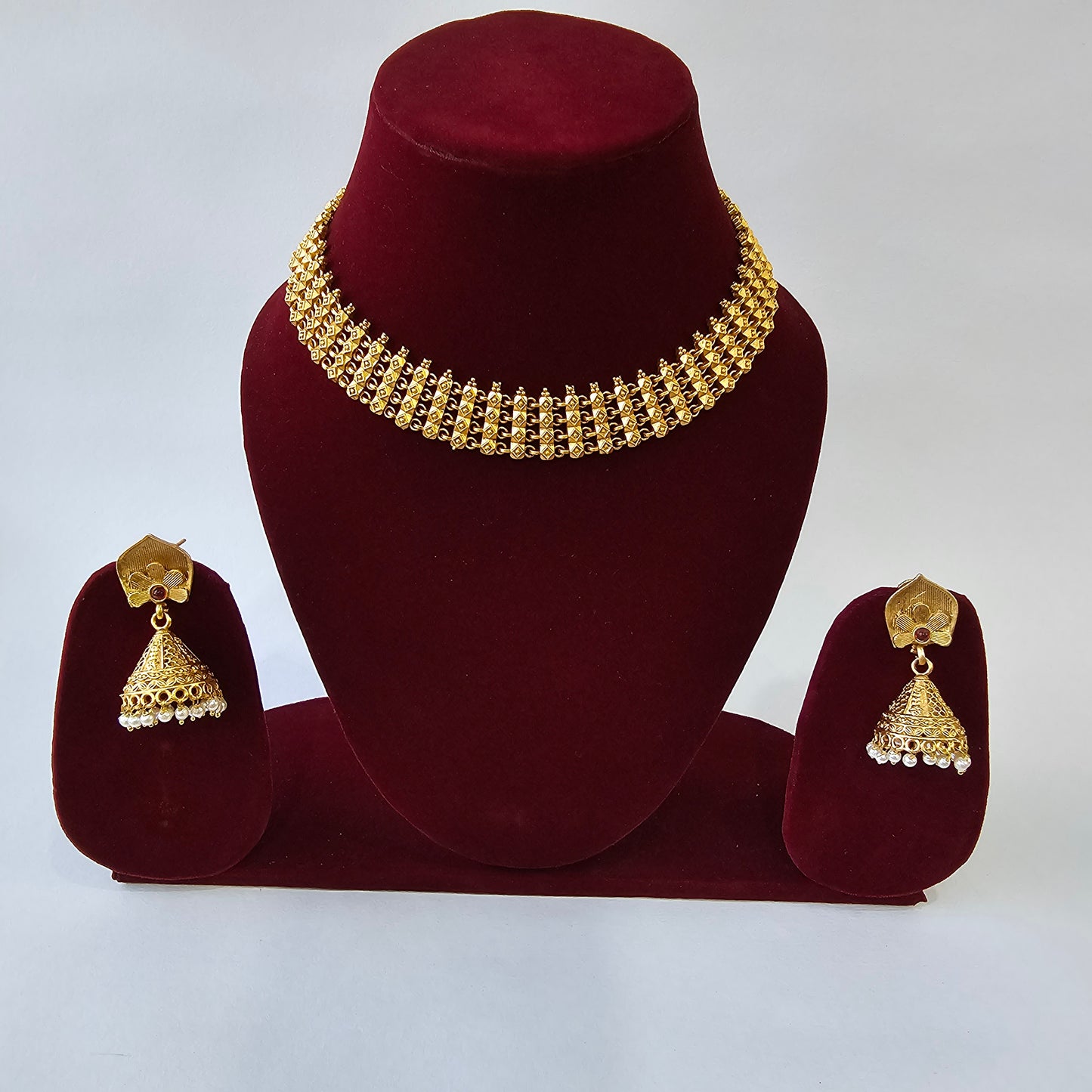 Angel Glitterz – Traditional Gold-Toned Choker Necklace Set (AG8102)