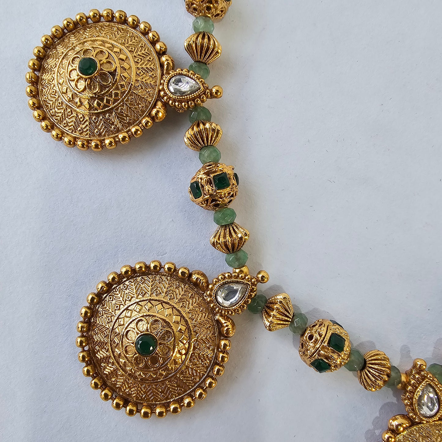 Angel Glitterz – Medallion Motif Stone Necklace Set (AG8105)