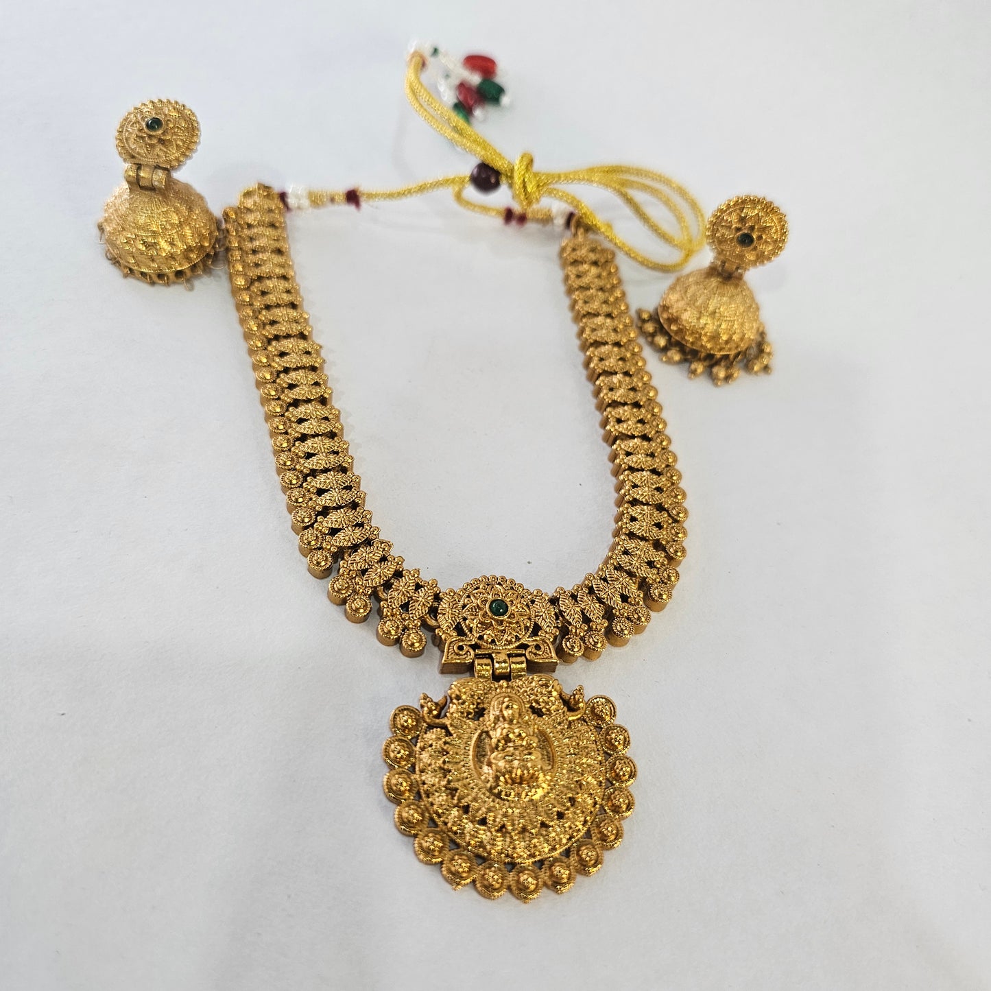 Angel Glitterz – Temple Style Medallion Short Necklace Set (AG8120)