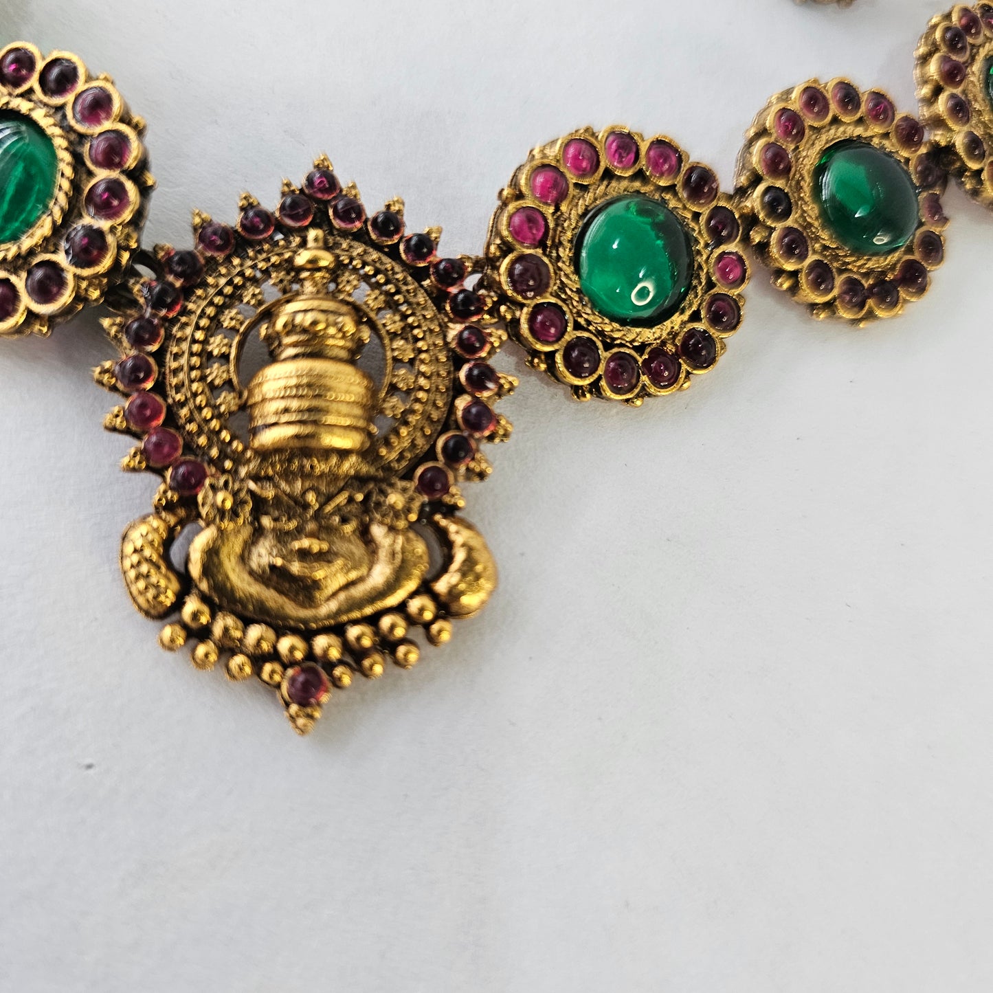 Angel Glitterz – Kathakali Stone Motif Short Necklace Set (AG8132)