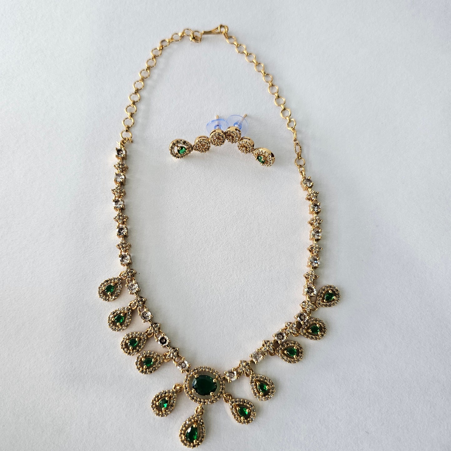 Angel Glitterz – White & Green AD Stone Accent Short Necklace Set (AG8139)