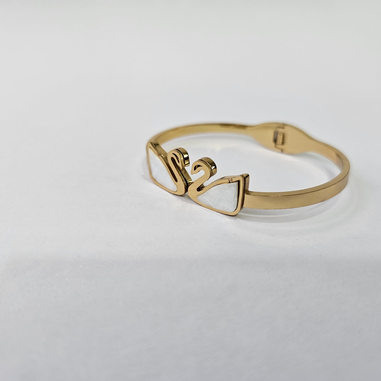 Angel Glitterz – Swan Grace Anti-Tarnish Bangle -Single piece (AG8153)