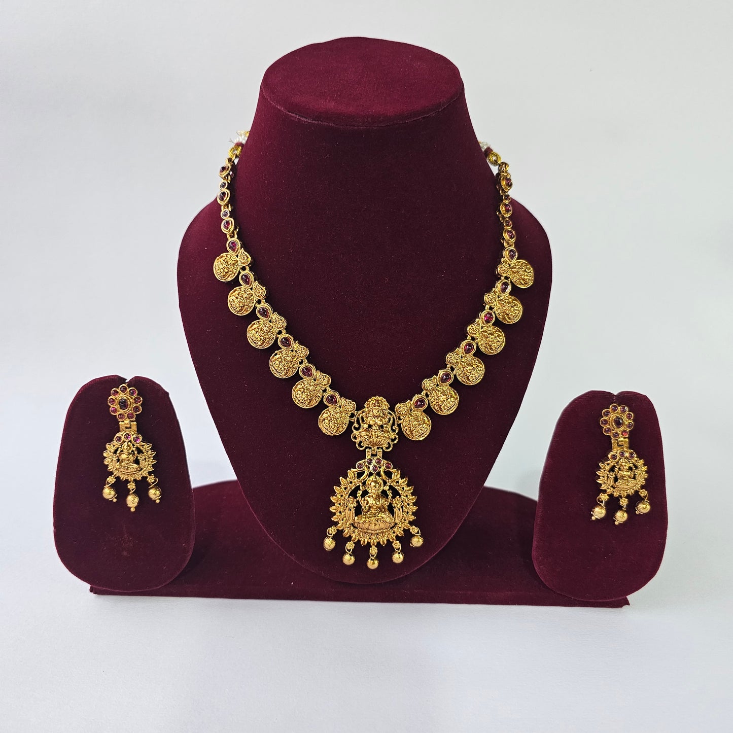 Angel Glitterz – Ruby Tone Accent Deity Motif Short Necklace Set (AG8189)